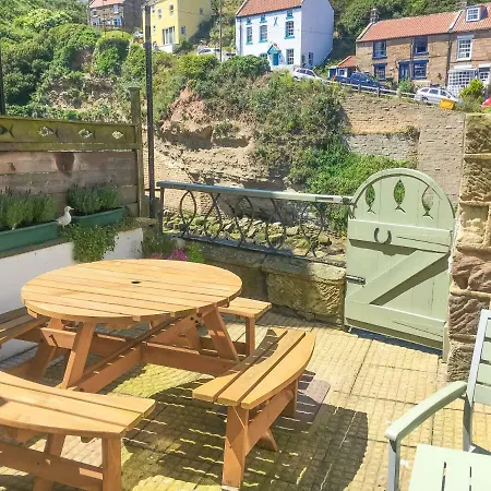 Holiday home Ravenscraig House